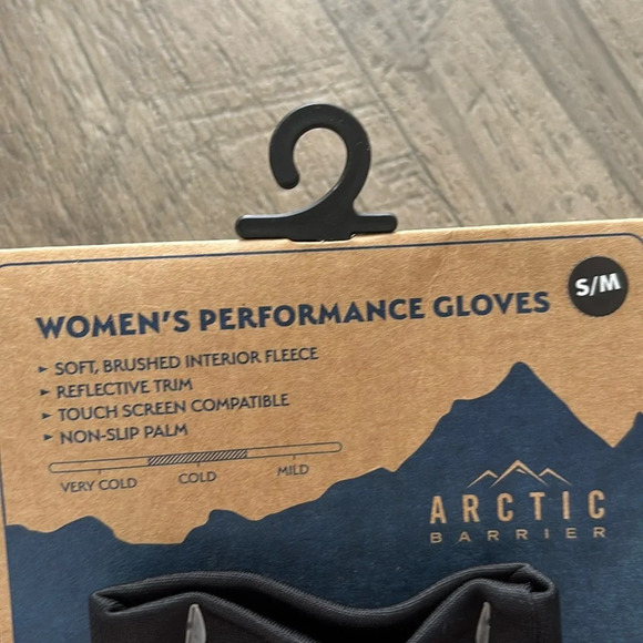 Arctic Barrier Touchscreen compatible gloves, reflective trim,nonslip palm - Picture 2 of 5